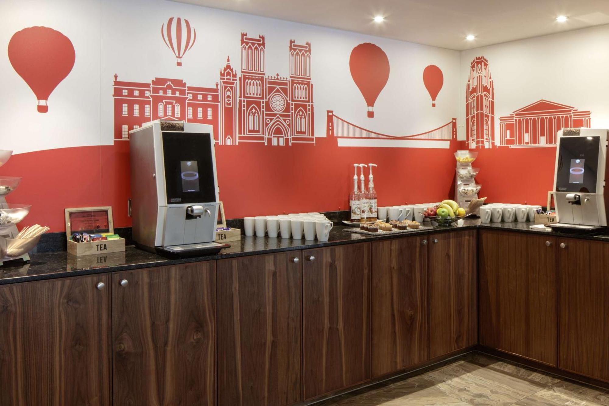 Doubletree By Hilton Bristol City Centre Exterior photo
