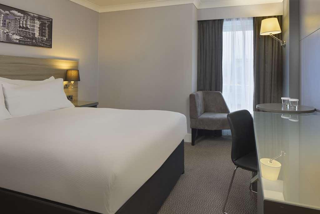 Doubletree By Hilton Bristol City Centre Room photo