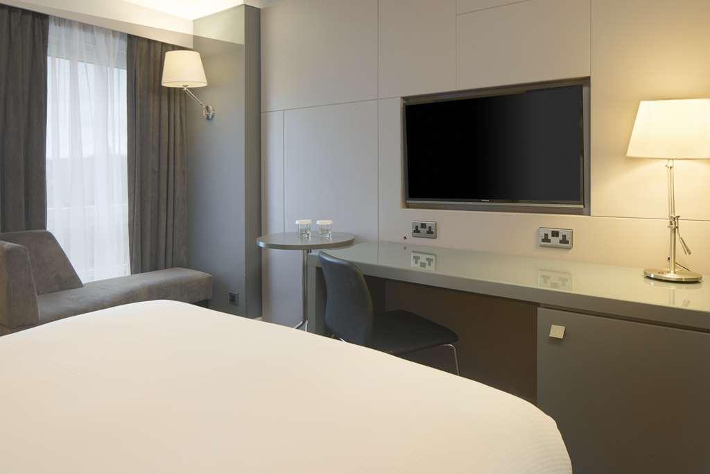 Doubletree By Hilton Bristol City Centre Room photo